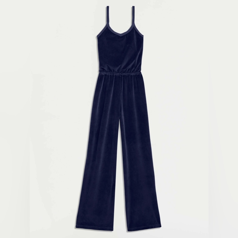 VELOUR - first photo not for color
Elma Flare Jumpsuit in Velour - size Medium